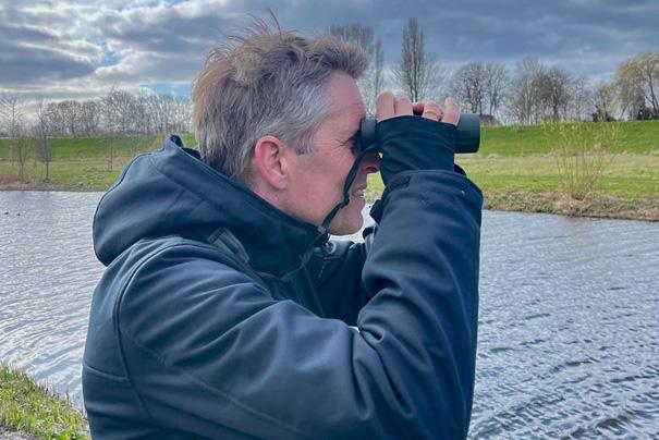 Eduard van Amstel in het veld