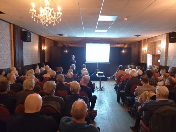 De van oudsher herstelde Sovon/FFF avond in 2024. Een opkomst van ruim 80 vrijwilligers en presentaties van Jelle Postma, Romke Kleefstra en Peter de Boer.